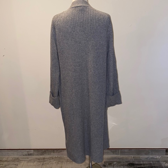 Revive Cashmere - Picture 2 of 7